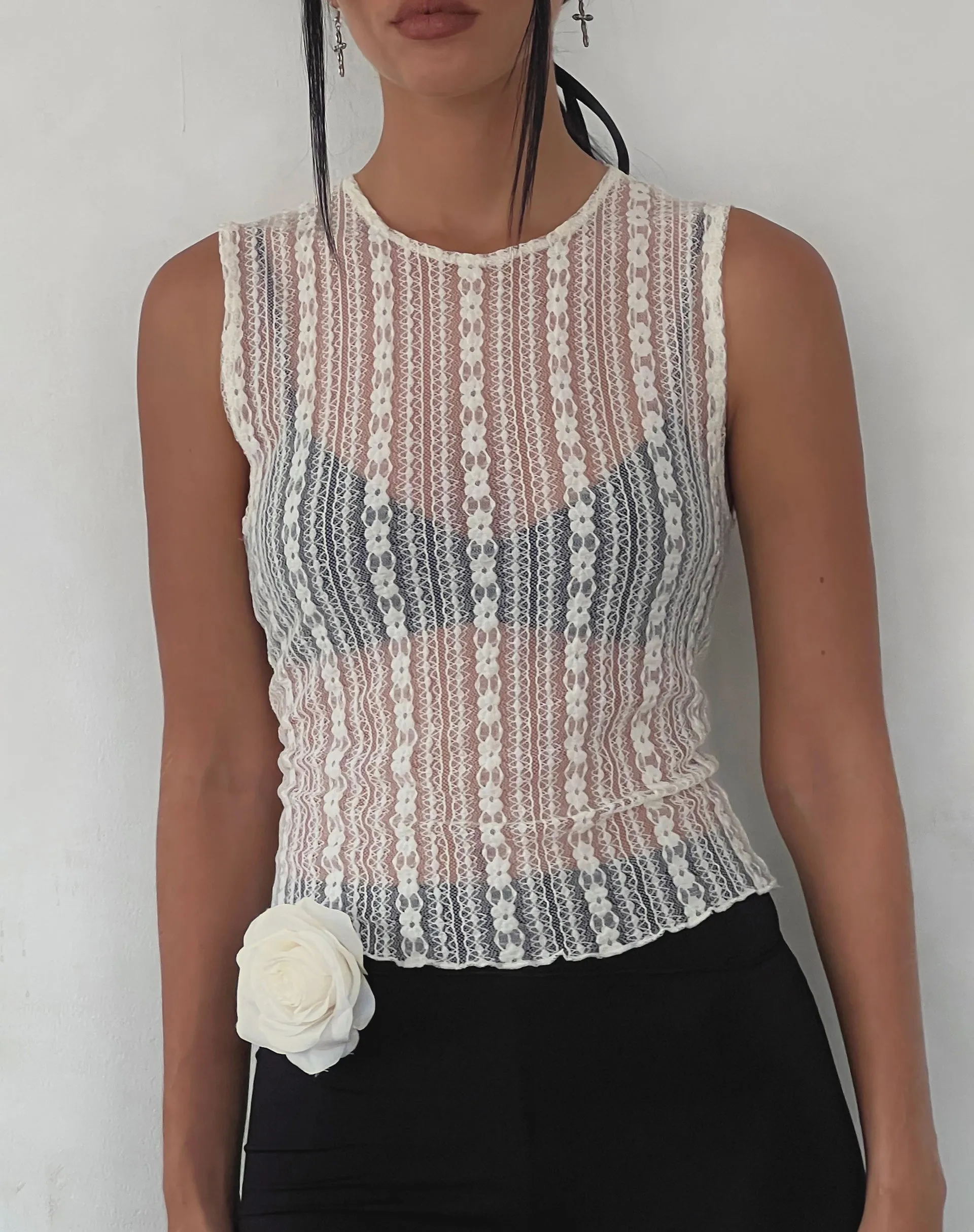 Monelo Unlined Vest Top in Ditsy Floral Cream Lace