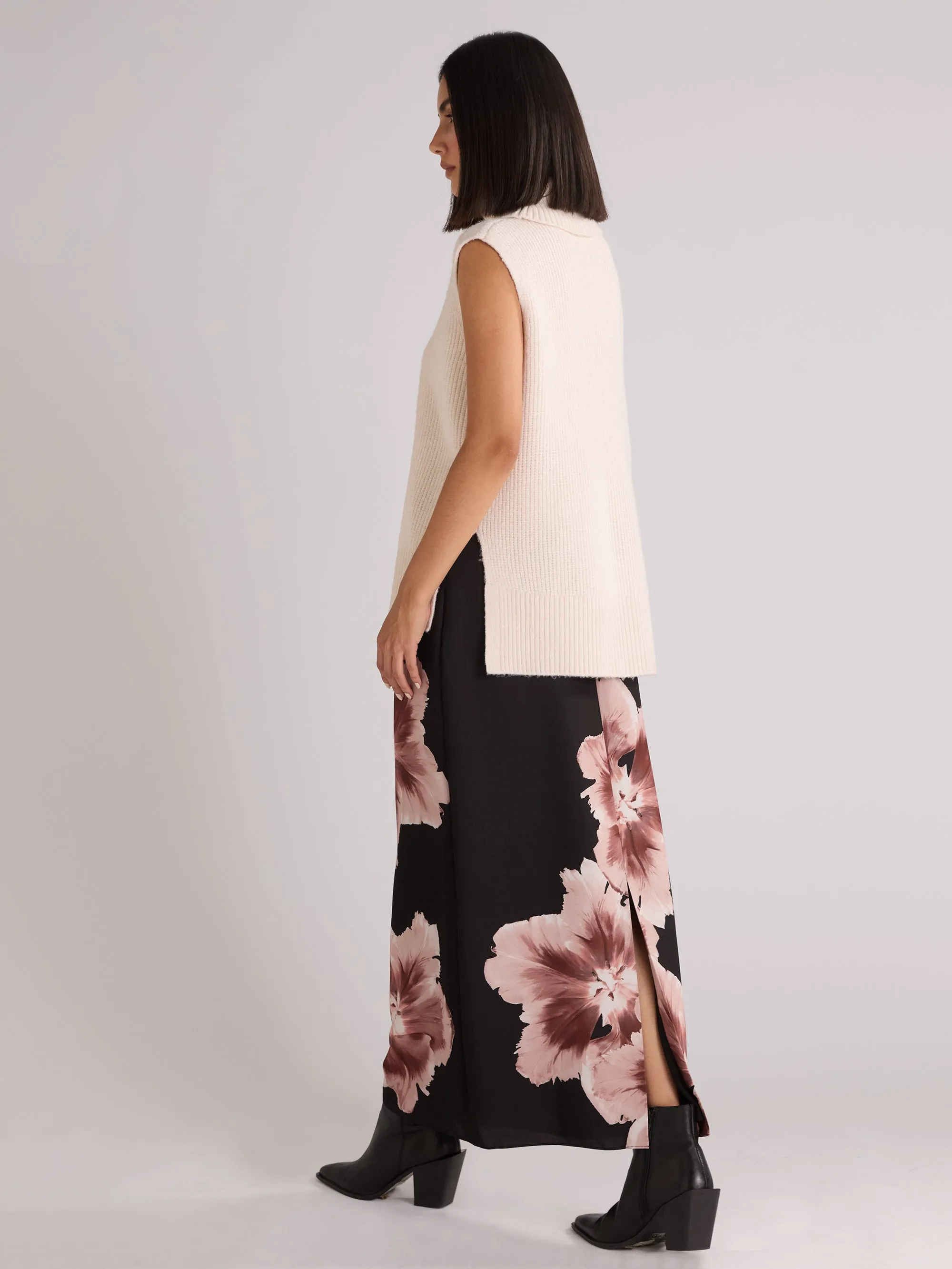 Mono Floral Placement Print Skirt